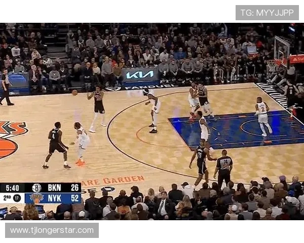 尼克斯迎战篮网激烈对决 双方核心球员对抗引人注目